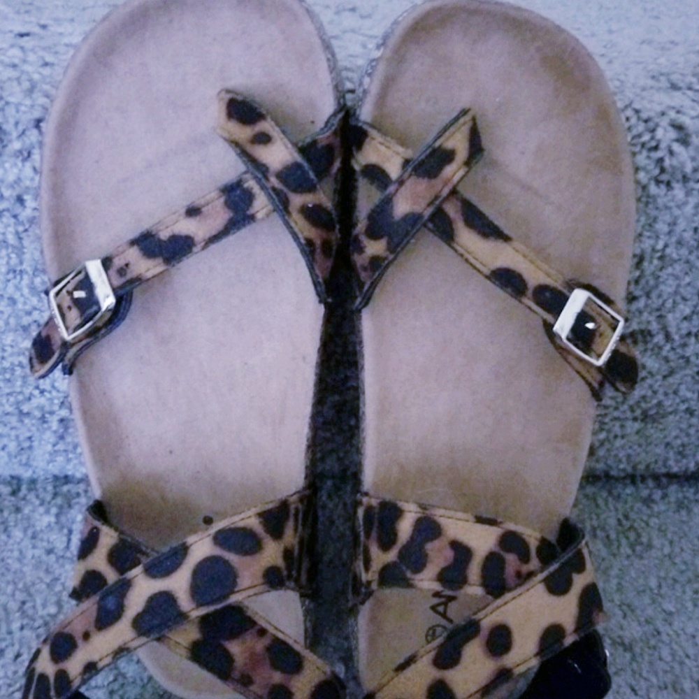 🙀Women's Leopard Suede Sandals🙀 - Picture 2 of 3